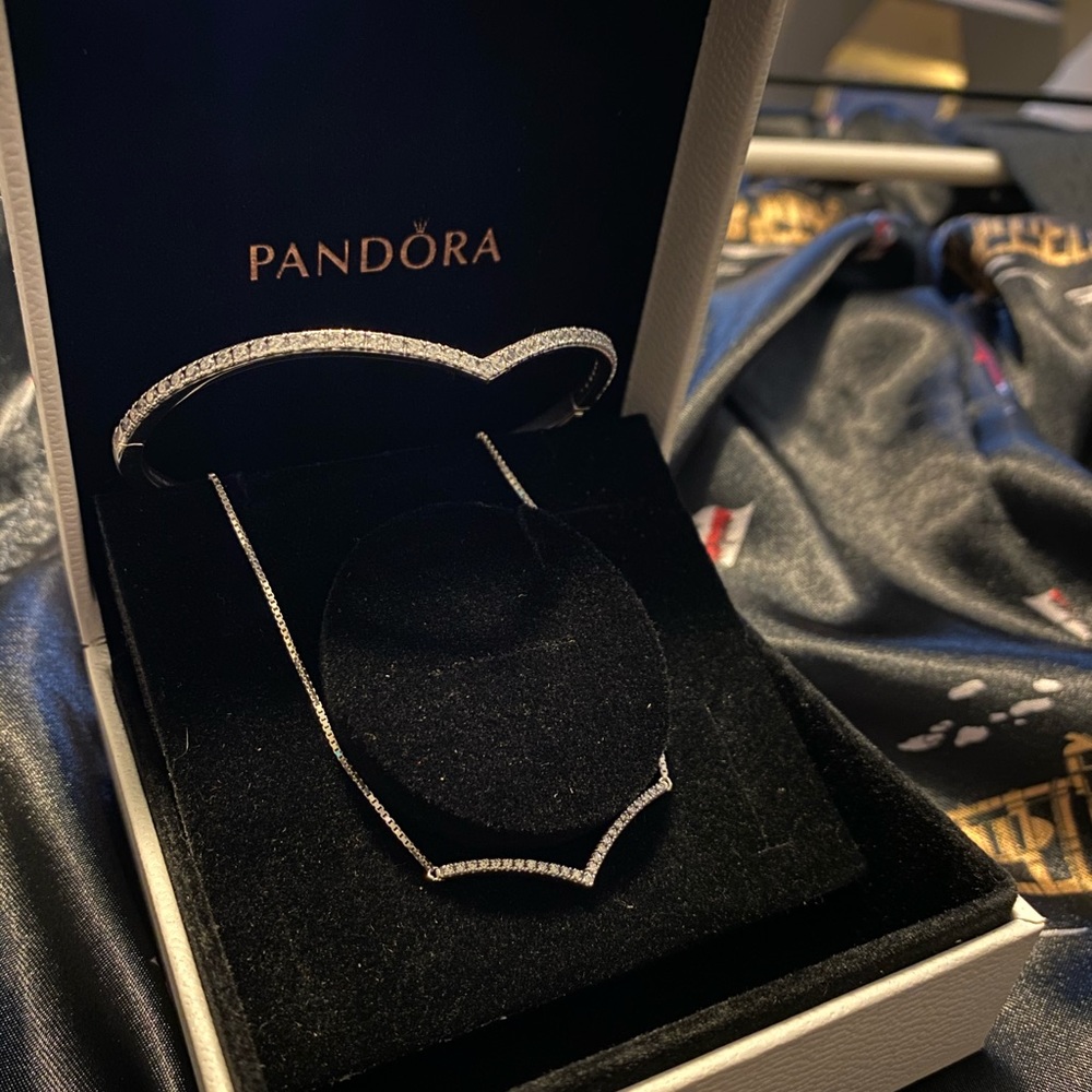 Pandora Sparking Wishbone Necklace & Bangle